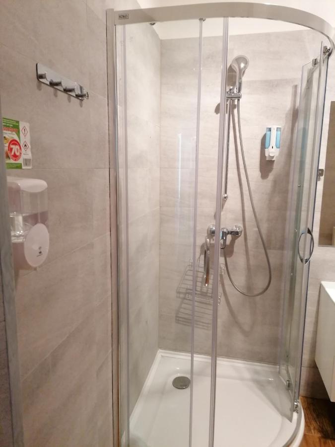 Hostel Tulip - Pokoj Jednoosobowy Nr 3 Ze Wspolna Lazienka I Kuchnia Szczecin Kültér fotó