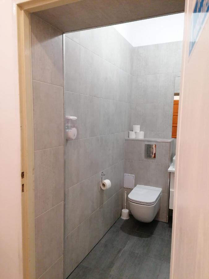 Hostel Tulip - Pokoj Jednoosobowy Nr 3 Ze Wspolna Lazienka I Kuchnia Szczecin Kültér fotó